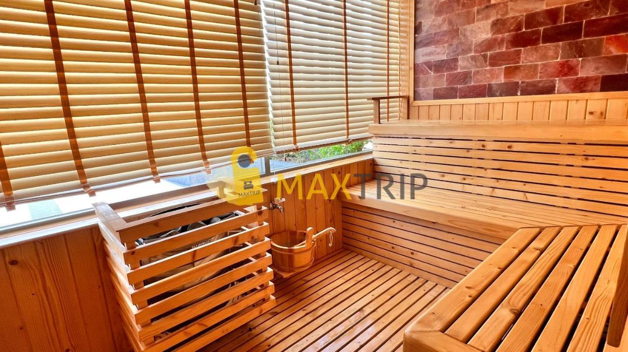 Maxtrip Homestay Luxury - Beachfront - Infinity Pool Вунг Тау Екстериор снимка